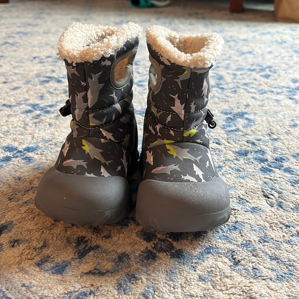 Toddler size 8 bogs. NWOT